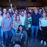 Javier Murer cerró la campaña con un multitudinario acto en Villa la Angostura