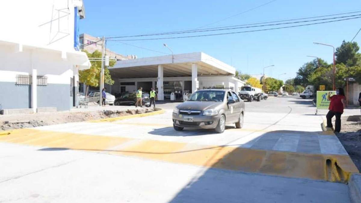 Zapala habilitó la circulación de calle Uriburu. Fuente: (Twitter)