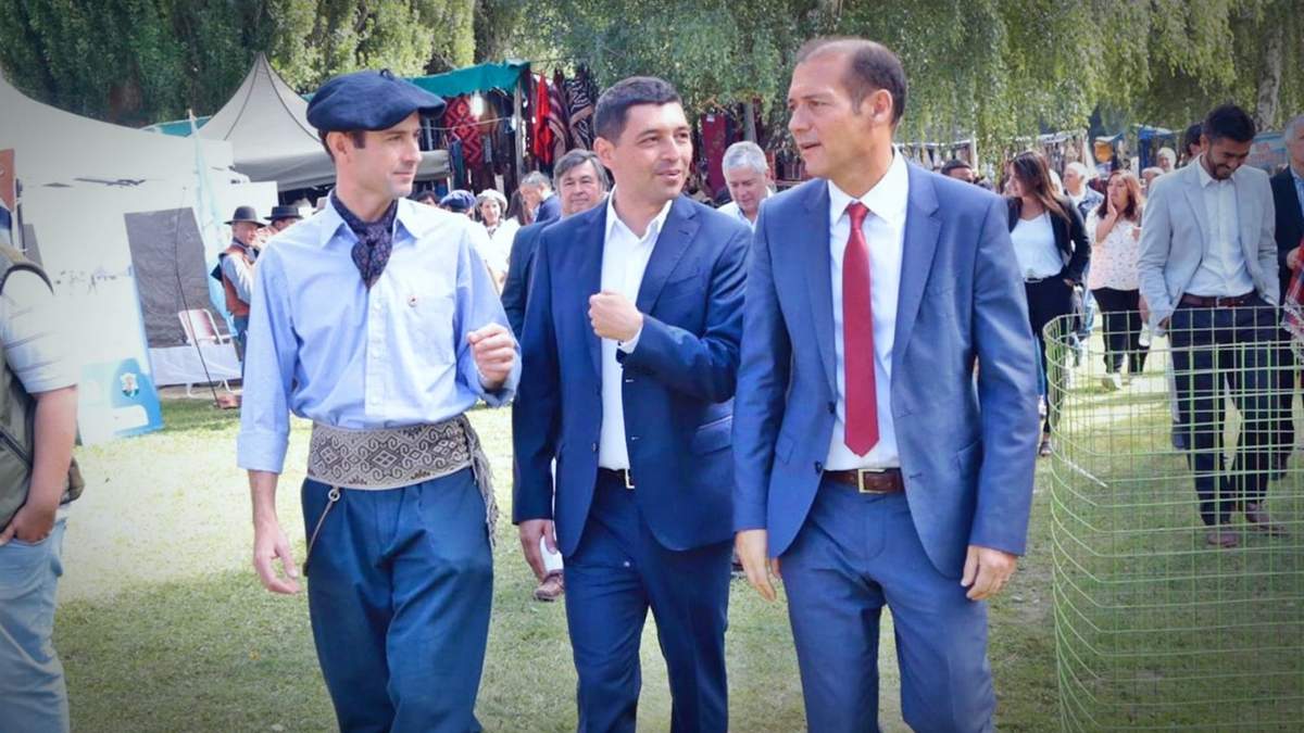 Gutiérrez con Koopmann recorriendo la Expo Fuente:(Twitter)
