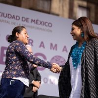 Brugada pone en marcha el programa Mercomuna, que beneficiará a 335 mil familias