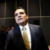 Silvano Aureoles cuenta con ficha roja de la Interpol; sospechan que salió del país