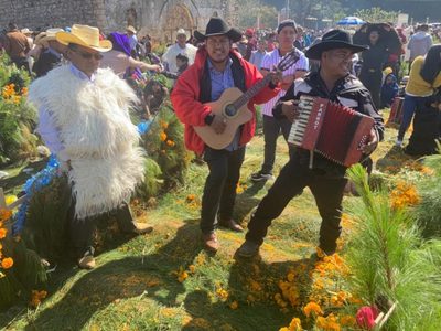 San Juan Chamula y Zinacantán, dos visiones diferentes del Día de Muertos