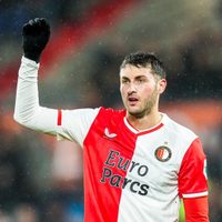 Santiago Giménez continúa su sequía aun con el triunfo del Feyenoord