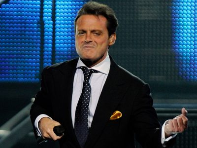 "Esta noche voy a cenar": la frase de Luis Miguel en un comercial de envíos a domicilio
