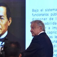 AMLO propone destinar a becas estudiantiles los recursos de los fideicomisos del Poder Judicial
