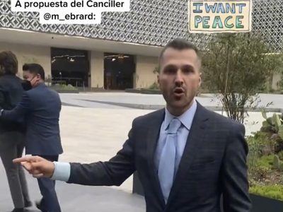 Diputado del Partido Verde desata burlas al "escenificar" un asalto en TikTok (Video)
