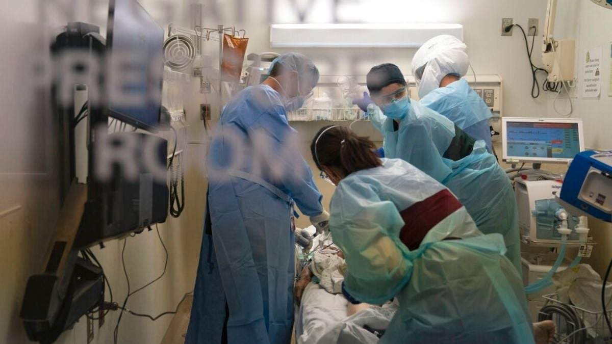 La sala de emergencias del Providence Holy Cross Medical Center en Los Ángeles, California