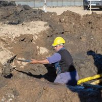 Usuarios de ocho barrios de la ciudad de Neuquén sin agua potable por la rotura de una cañería