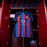 Piqué podría llevar el nombre de Shakira en la camiseta del Barcelona