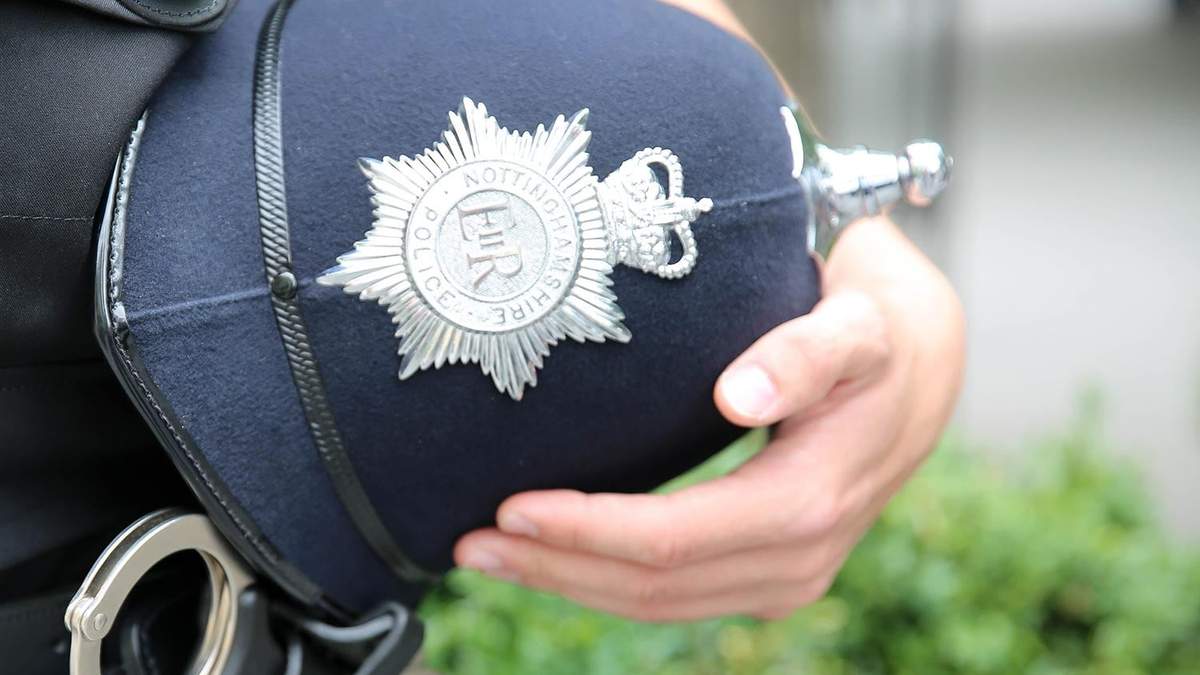 La policía de Nottinghamshare, junto con perros policía, patrullan la ciudad desde el sábado 23 de octubre