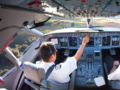 El Gobierno firmó un político DNU donde modifica los horarios de los pilotos de avión y su tripulación