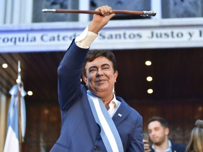 Kicillof quiere la reelección indefinida de los intendentes
