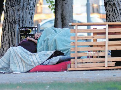Doloroso récord en Neuquén: se triplicó la indigencia en cuestión de meses