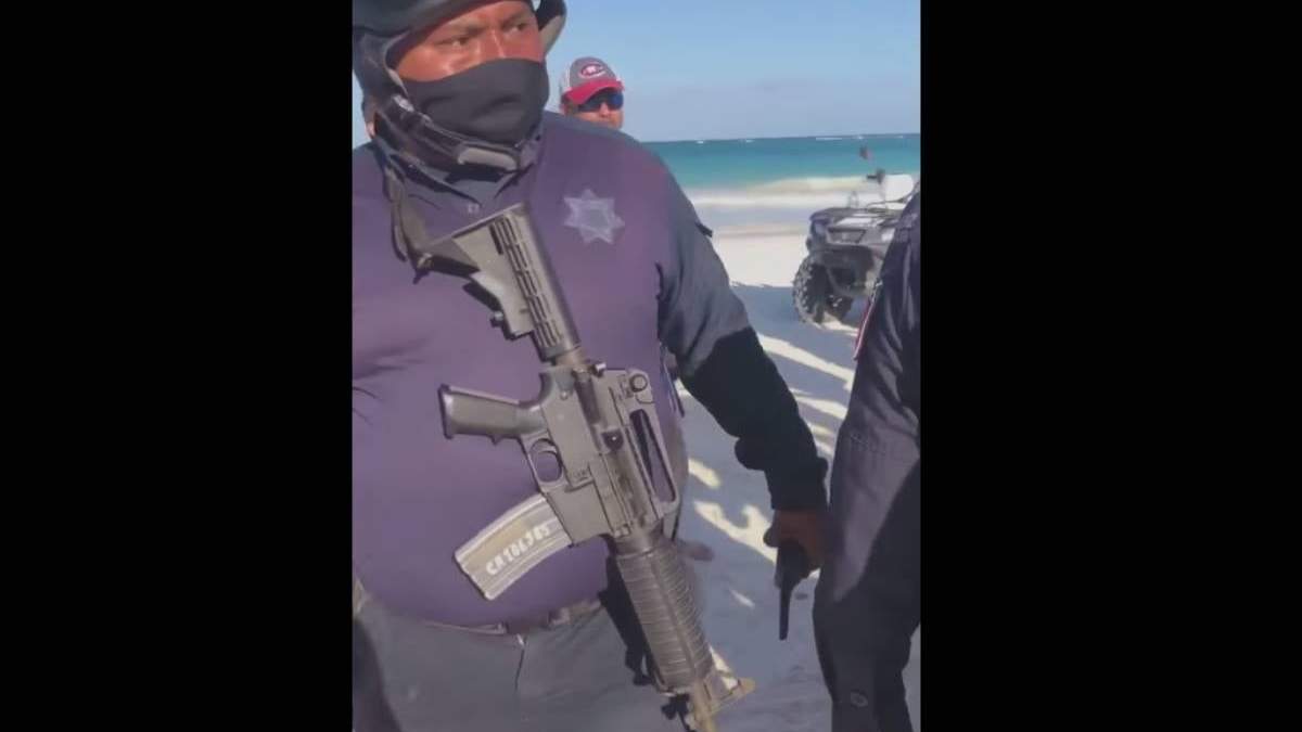Uno de los agentes que aparece en el video viral