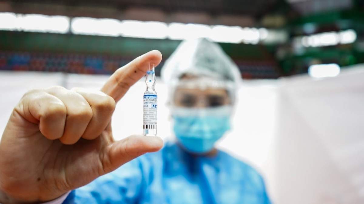 Dosis de una vacuna contra el coronavirus. Fuente: (Twitter)