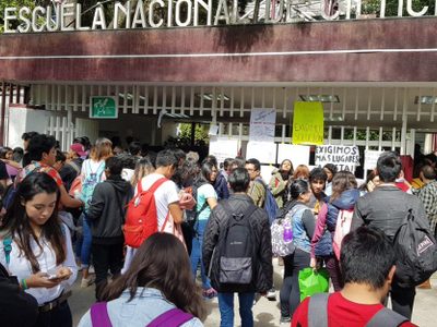 Por falta de grupos, alumnos de Medicina y Ciencias Biológicas del IPN se van a paro