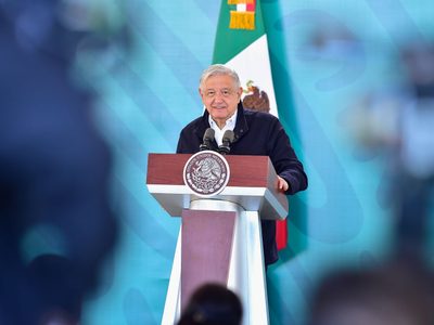 AMLO acusa a Karla Quintana de "alterar" registro de desaparecidos en México
