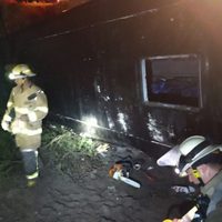 Autobús de pasajeros que se dirigía a Aguascalientes cae a un barranco; hay 40 lesionados