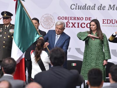 AMLO abandera a delegación mexicana que va a los Juegos Olímpicos de París 2024; promete recompensas