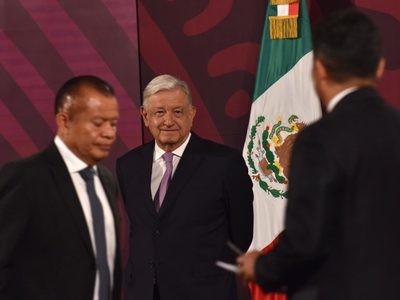 AMLO admite que hay “inestabilidad financiera”, pero en su gobierno el peso se apreció en 8%