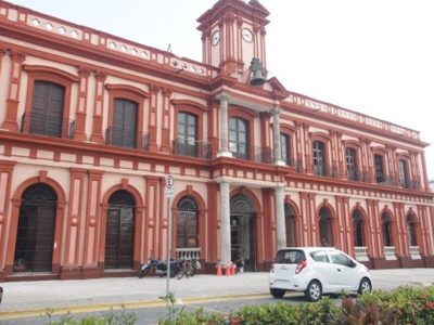 En marcha de la Generación Z derriban y queman portón del Palacio de Gobierno de Colima (Videos)