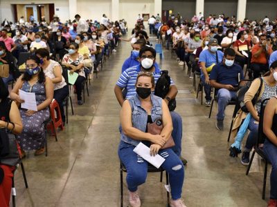 Las 3 prioridades de la OPS para poner fin a la "crisis de salud más importante en un siglo"