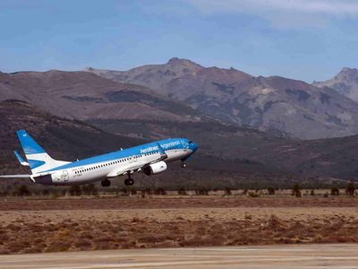 Aerolineas Argentinas lanzó una promoción para el turismo de otoño en la cordillera