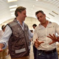 'Aquí nada más se vienen a tomar la foto y luego se van”, reclaman  juchitecos a Murat y Nuño (Video)