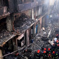Al menos 80 personas mueren durante incendio en Bangladesh