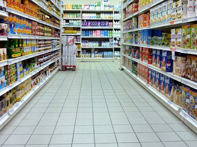 Denuncian a supermercados chinos que incumplieron acuerdo de horario durante las fiestas
