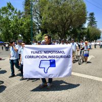 Duelo de loas a AMLO y Yunes en desfile del Día del Trabajo en Veracruz