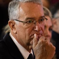 Al final Elektra se derrumbó 70% en Bolsa e hizo perder 5 mil 500 mdd a Salinas Pliego