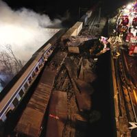 Choque de trenes deja 16 muertos y 85 heridos en Grecia