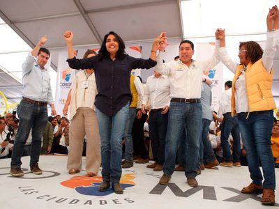Reinan descalificaciones contra exgobiernos y Sheinbaum en arranques de campaña de Arriola y Barrales