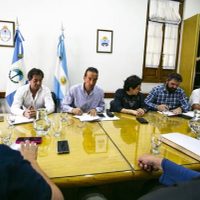 El Gobierno logró acordar la pauta salarial para 2025 con tres de los cuatro gremios estatales y aguarda por ATEN
