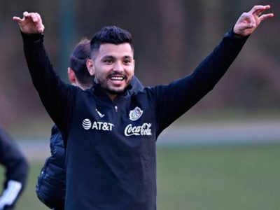 “Tecatito” logra acuerdo para adherirse al Sevilla por tres temporadas y media