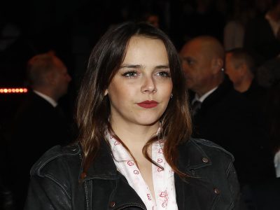 A pesar del confinamiento, la hija de Estefanía de Mónaco sigue creciendo en el mundo de la moda
