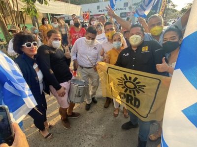 Al arrancar campaña, PRD ofrece "poner un alto a la dictadura presidencial"