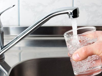 Se registró un aumento en el consumo de agua ante la ola de calor en la capital neuquina