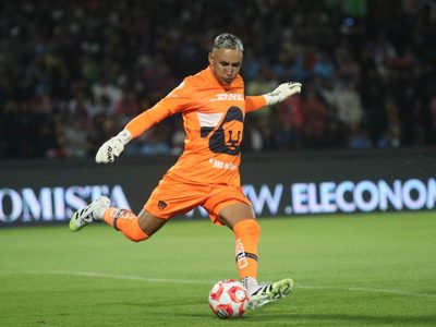 Keylor Navas se presenta con Pumas en CU con un empate 1-1 ante Necaxa