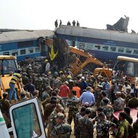 Tragedia sobre las vías en la India (imágenes)