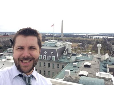 Biden nombra como director del Consejo Económico Nacional a Brian Deese, directivo de BlackRock