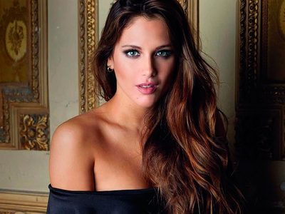 ¡Salió igualita a la madre! ¿Estás listo para ver a Barbie Vélez sin una sola prenda? ¡Es furor!