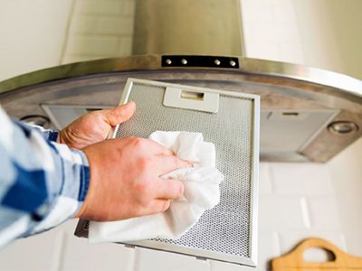 Olvidate de la grasa: así podés limpiar el filtro de la campana extractora con solo 2 ingredientes