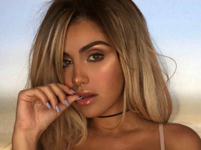 ¡Así se sube a una moto! Alexa Dellanos salió rapida y furiosa ¡En micro vestido! ¿Se escapó algo?