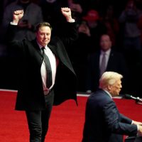 Musk usa X y su puesto en la Casa Blanca para impulsar prioridades de Trump e intimidar detractores