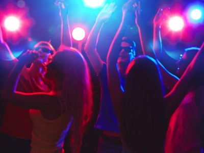 Escándalo en una ciudad de Río Negro: desbarataron una fiesta clandestina