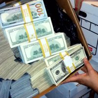 Talibanes encuentran varios millones de dólares en efectivo en la casa del expresidente