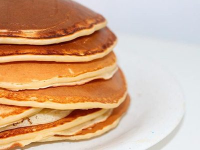 Si amás los desayunos americanos: hacé estas tortitas caseras súper fáciles y deliciosas en solo 25 minutos y con 3 ingredientes clave