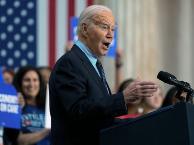 “Irresponsable y riesgoso” que Trump diga que el fallo en su contra fue arreglado: Biden